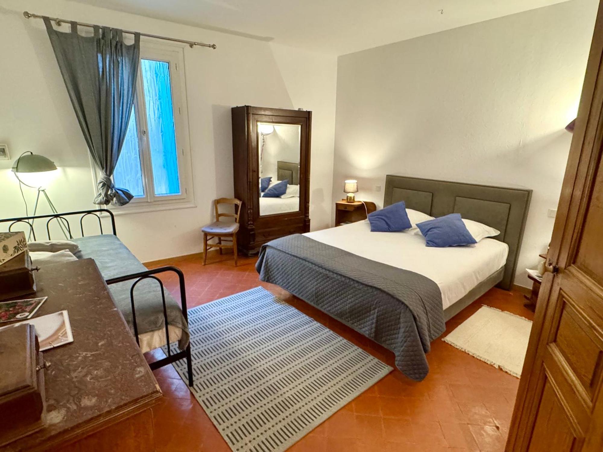 Entre Midi - - Capestang